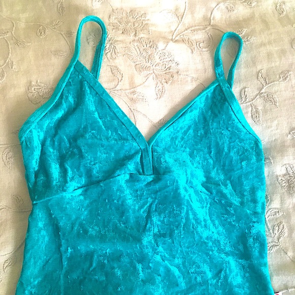 Yumiko Tops - Velvet Yumiko.